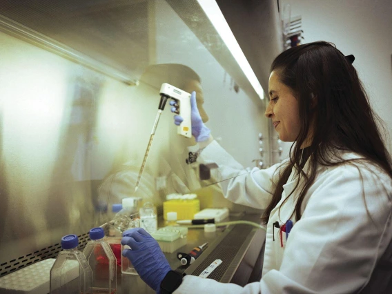 Claudia Espitia is an assistant staff scientist supporting breast cancer research at the University of Arizona Cancer Center.