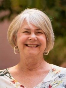 Lois Loescher headshot